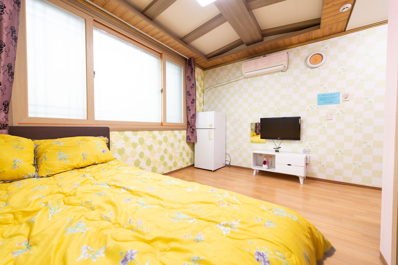 201호 | 201호 : 기준 2인용 최대 4인용 침대객실 / TV,냉장고,핫플레이트,주방집기,밥솥,에어컨 …